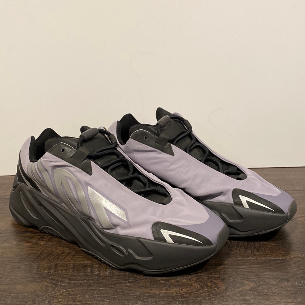 Yeezy 700
